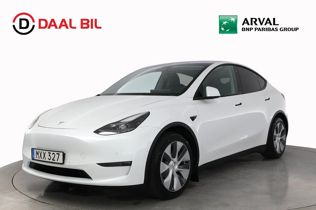 Tesla Model Y LONG RANGE AWD 77kWh 514HK PREMIUM PANO DRAG B-KAM VÄRM