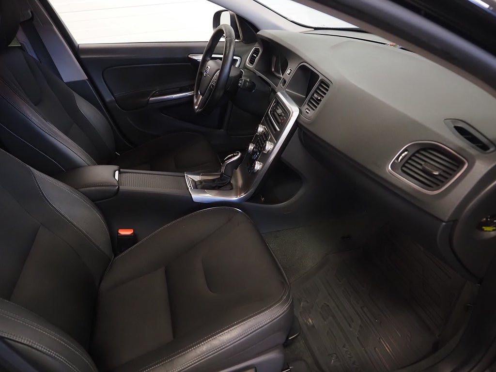 Volvo V60 D4 190hk Geartronic Momentum Business P-Sensorer D-Värm 2016