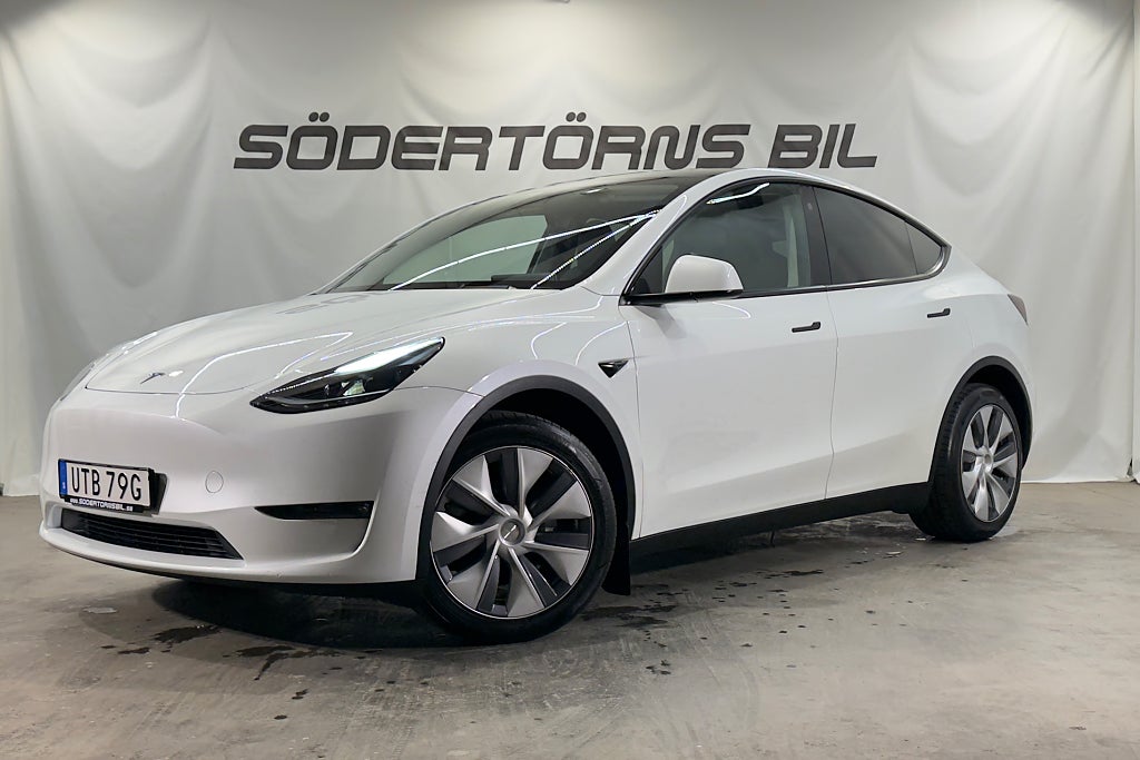 Tesla Model Y Long Range AWD AUTOPILOT DRAG PANO 1 BRUKARE MOMSBIL