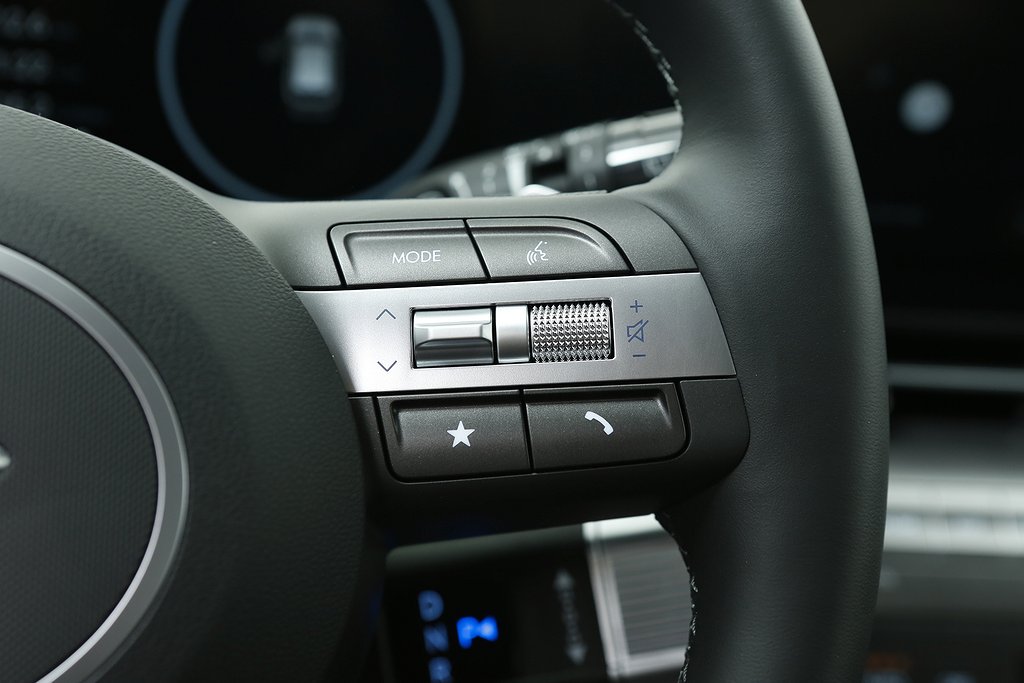 Hyundai Kona 1.6T Hybrid Essential Automat 0,99% RÄNTA 2025