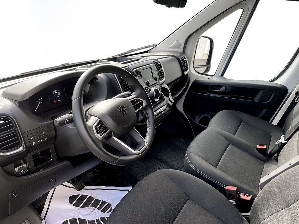 Bild på Peugeot Boxer BlueHDi 140hk Aut L3H2 - DEMO
