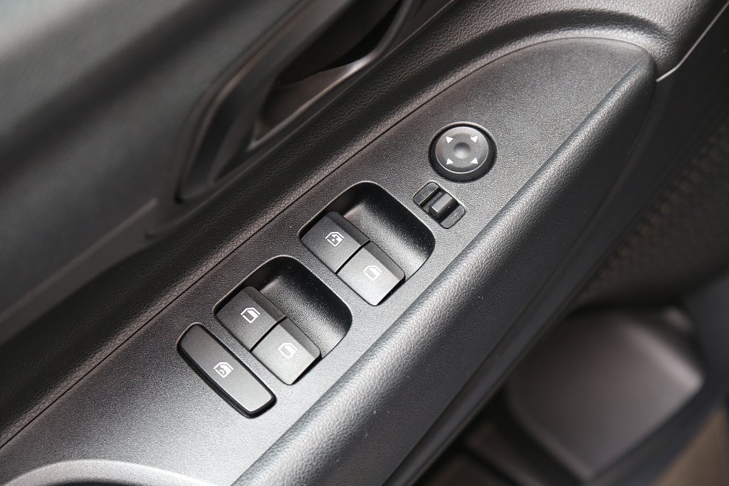 Hyundai i20 1,2 MPi 84hk Essential 5D CarPlay Backkamera 1ägare 2021