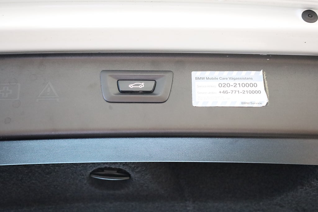 BMW 520 d Touring Aut Drag PDC Connected Blåtand Rattvärme 2016