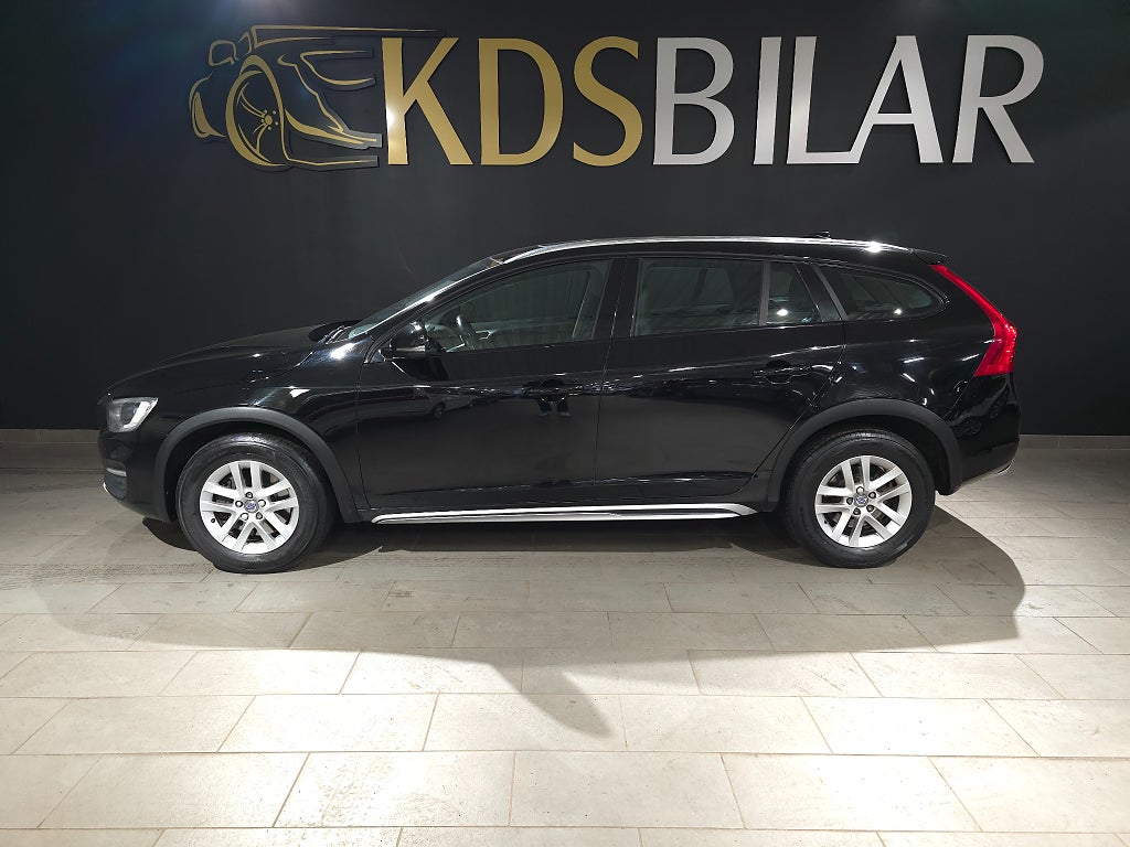 Volvo V60 Cross Country D4 Geartronic Momentum Euro 6 190kr | Värmare | Taklucka | Navi