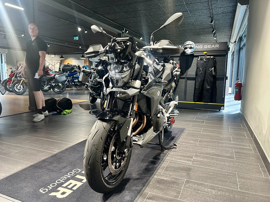 BMW F900R 3,45%/Akrapovic/Väskor/Samtliga paket