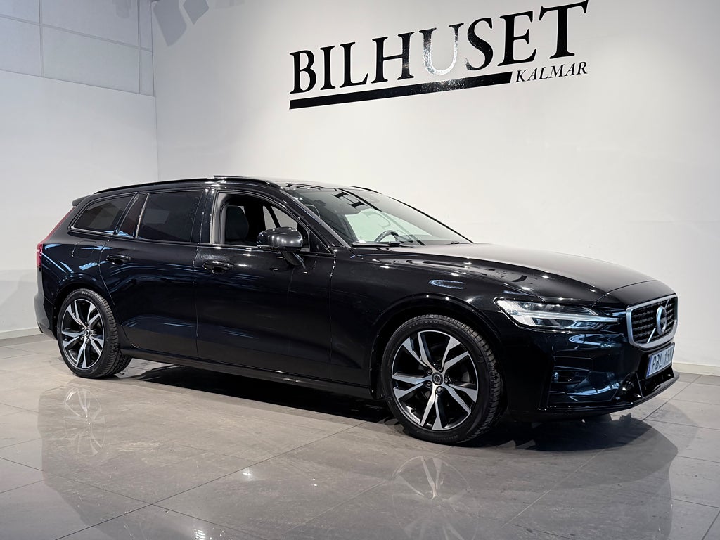 Volvo V60 D4 AWD R-Design *360 Kamera *Pano *Head-Up *Dragkrok