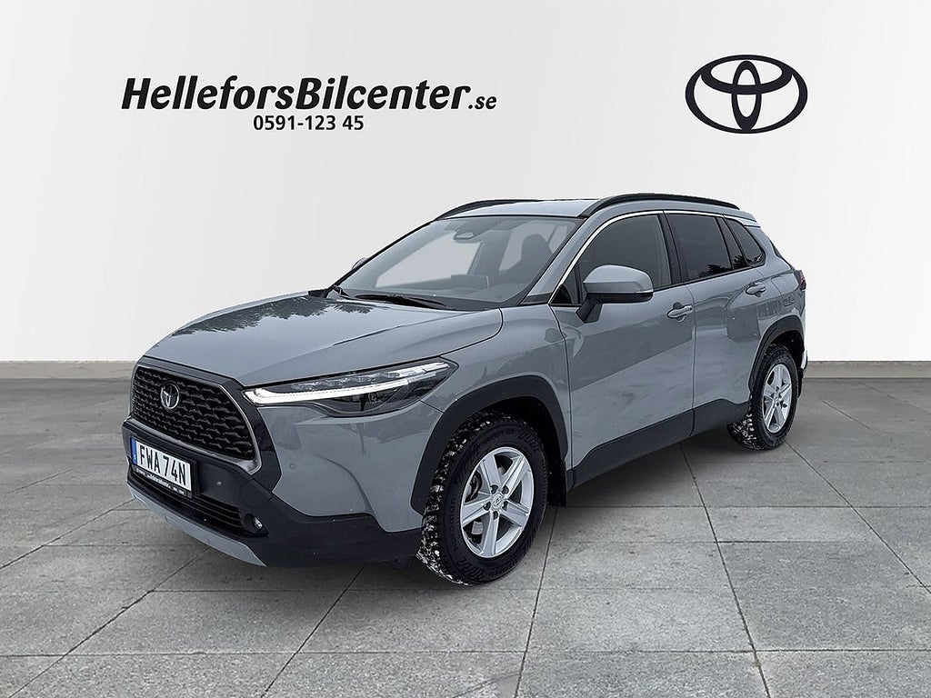 Toyota Corolla Cross Hybrid AWD-i Style V-Hjul P-Sensorer Värmare