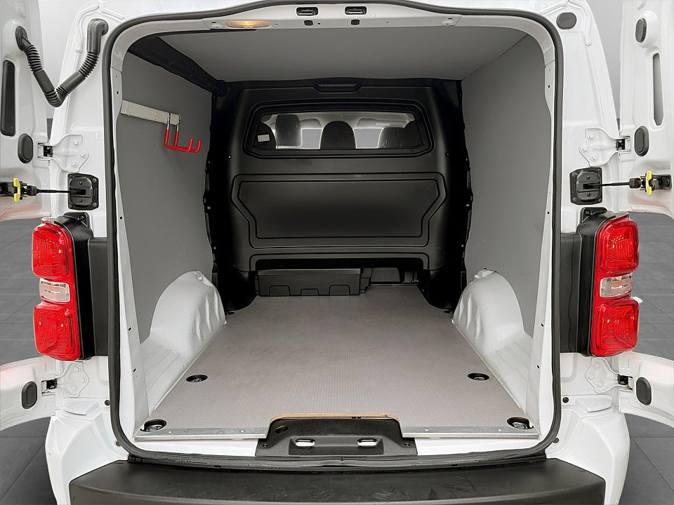 Bild på Peugeot Expert CrewCab 180hk Aut L3 DUBBELHYTT 5-SITS VÄRMARE DRAG