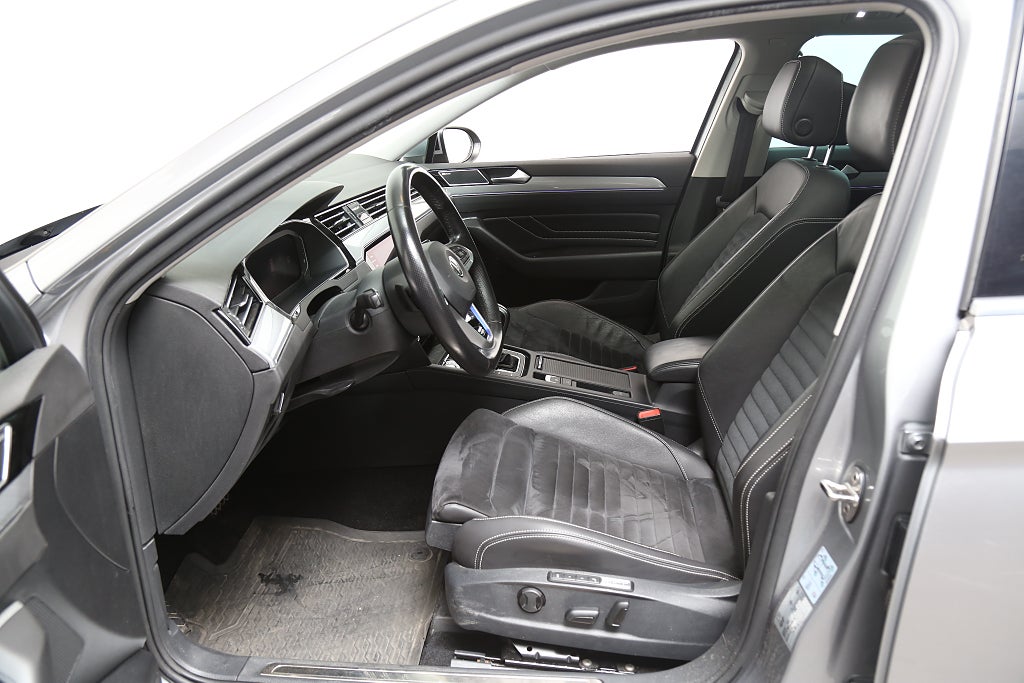 Volkswagen Passat Sportscombi GTE Executive Cockpit Panorama Värmare Drag 2020