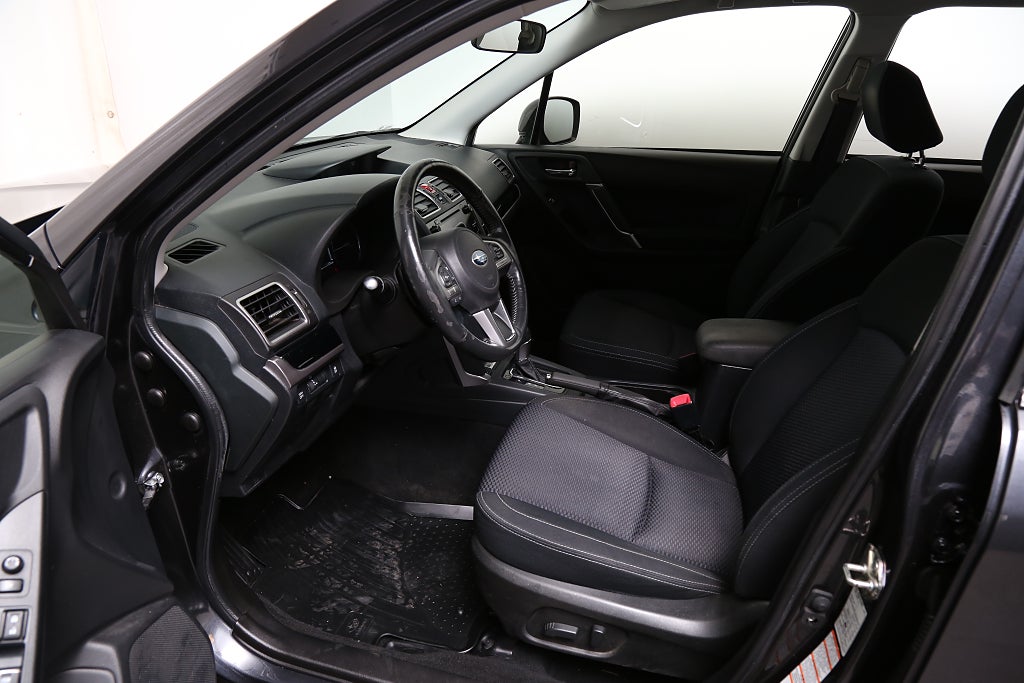 Subaru Forester 2,0D 147hk XS 4WD Aut Kamera Motorv Drag