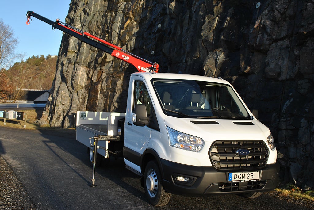 Ford Transit 170hk  DRW Flak med Kran ML 180,3 