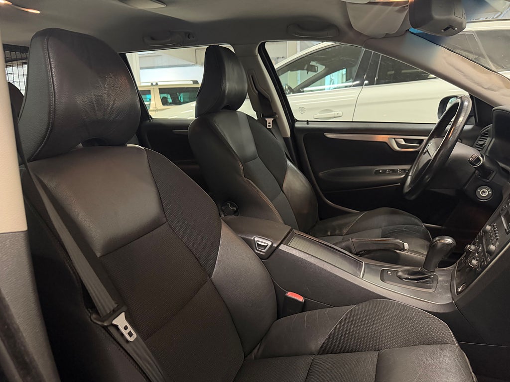 VOLVO V70 2.4D 185 ch CLASSIC MOMENTUM BVA 4x2 - ATTELAGE - 269000 km