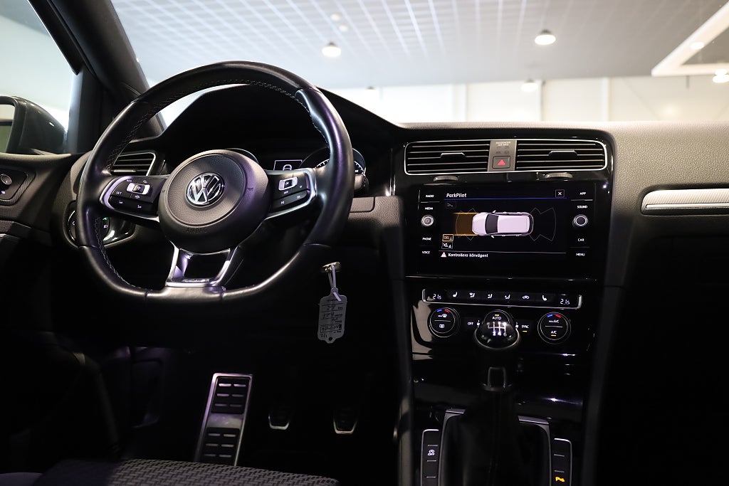Volkswagen Golf 5-dörrar 1.5 TSI 150HK R-Line M-Värme Kamera Plus-Pkt 2019