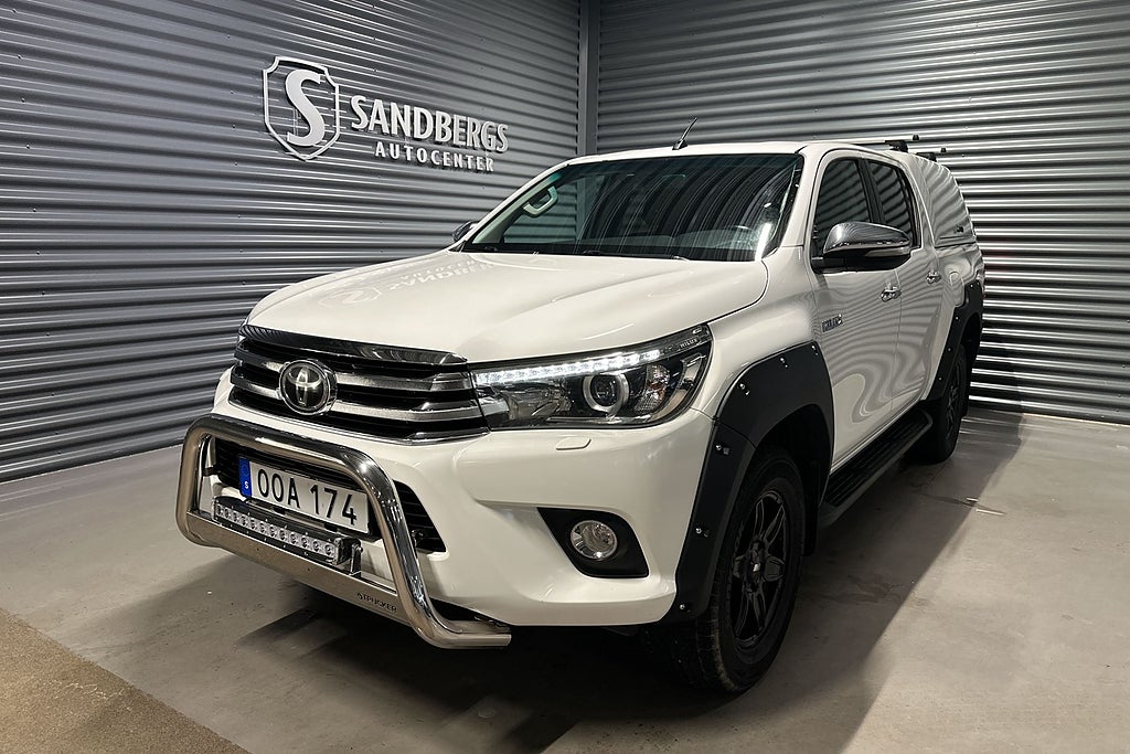Toyota Hilux Dubbelhytt 2.4 AWD Värmare Backkamera Skinn Keyless Drag
