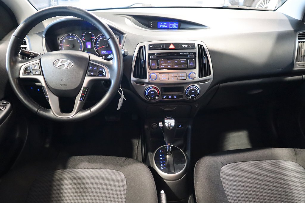 Hyundai i20 5-dörrar 1.4 Aut Premium PDC Blåtand 2014