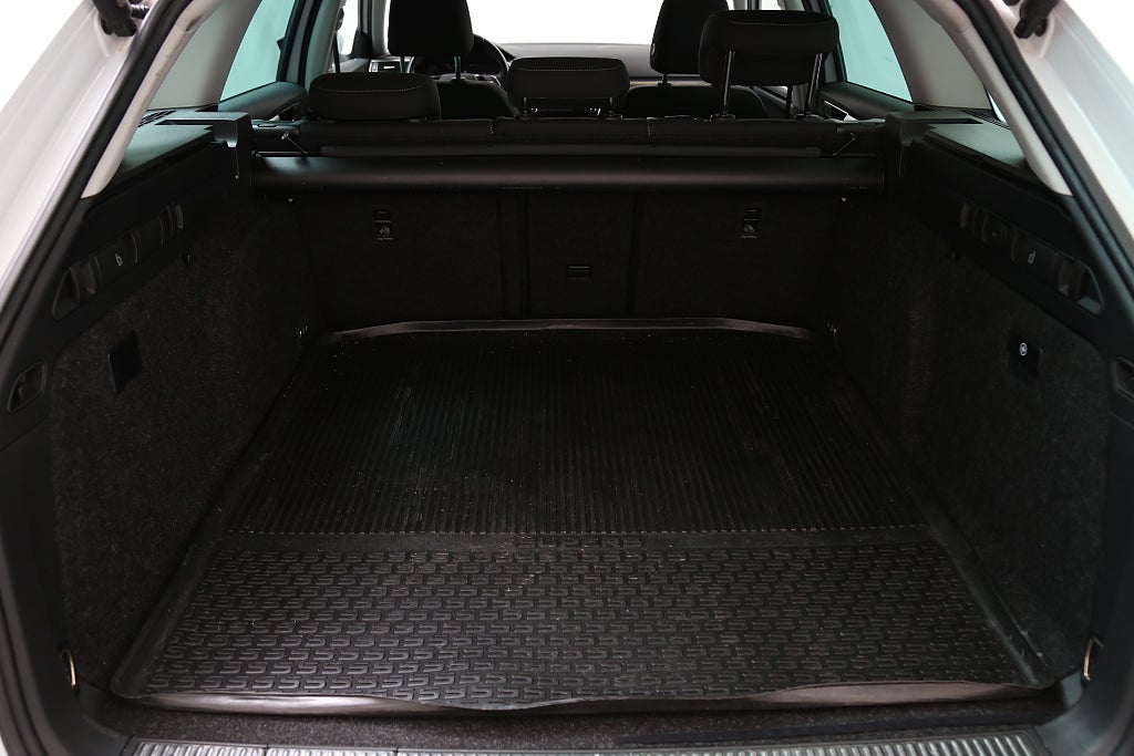 Skoda Superb iV Kombi 1,4 Plug-in Hybrid Style Navi Drag 2022