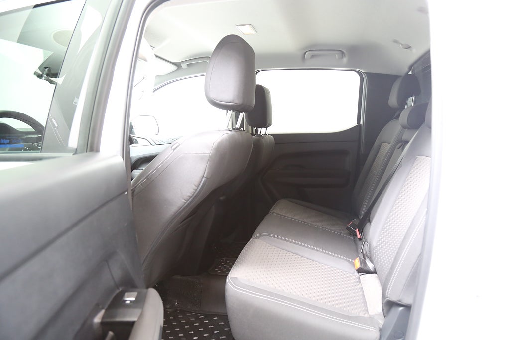 Volkswagen Amarok 2,0 TDI 4Motion Life DSG Flak Kåpa P-värme Drag Leasbar 2025