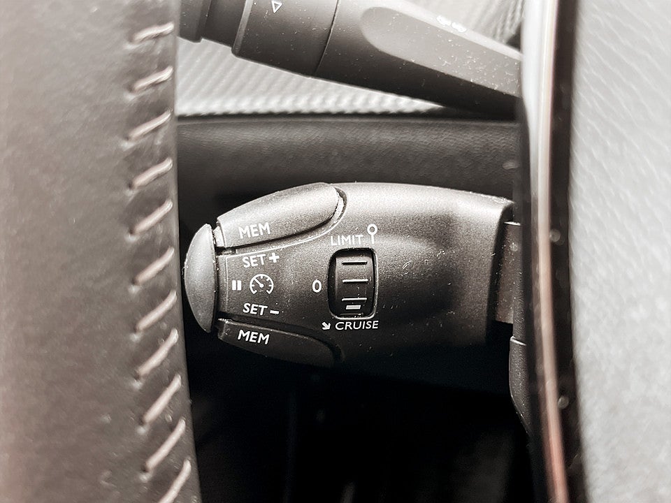 Bild på Peugeot E-2008 Active 50kWh 136hk Aut B-KAMERA CARPLAY