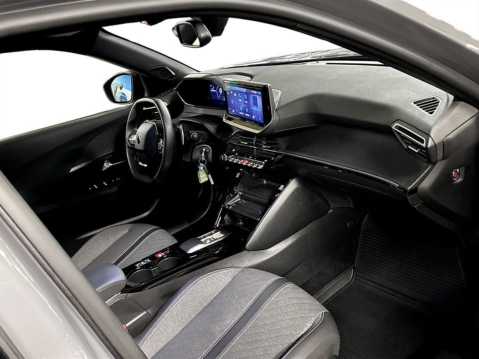 Bild på Peugeot 2008 Allure 1.2 PT 130hk B-KAMERA CARPLAY