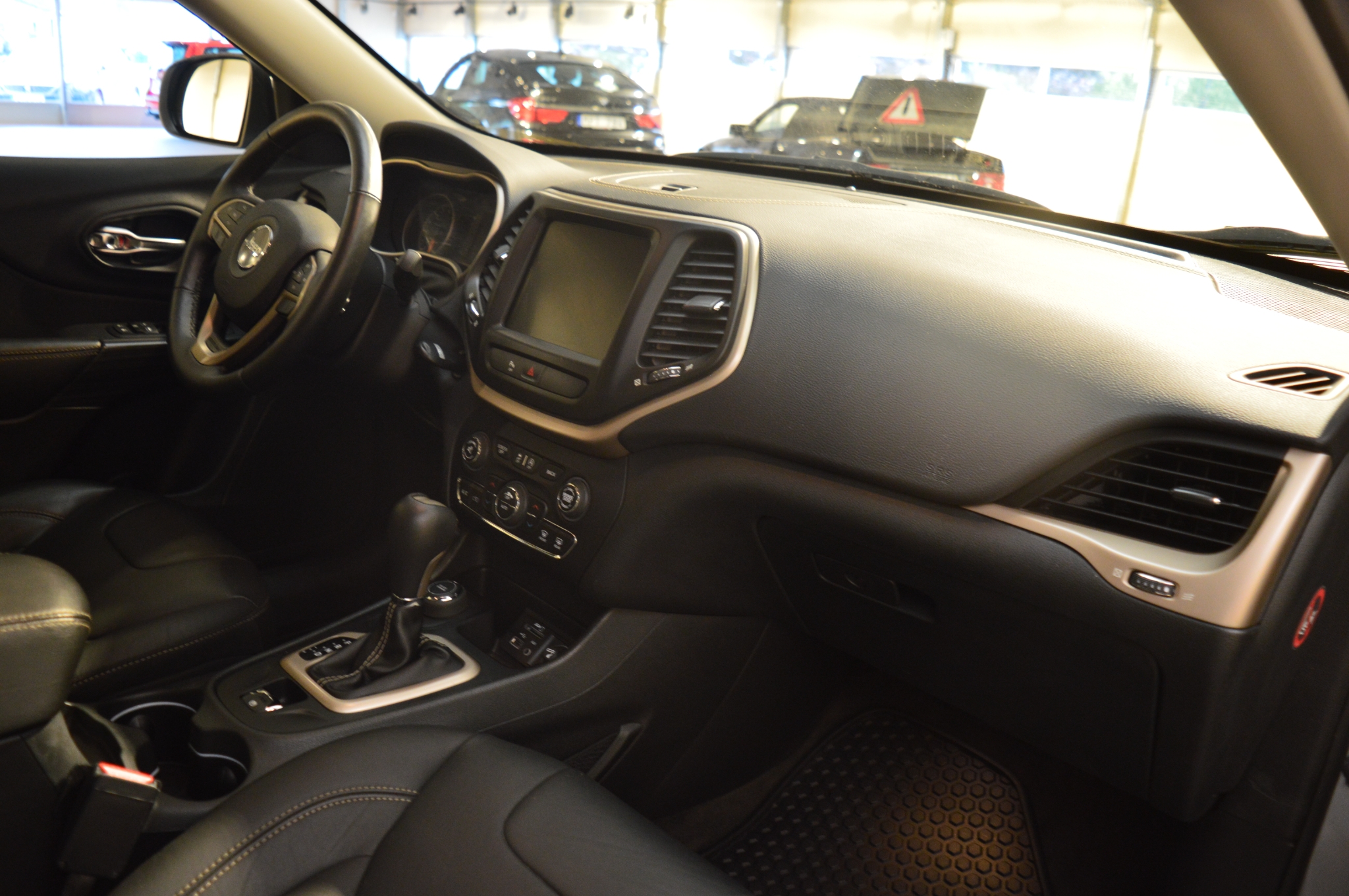 Jeep Cherokee 2016, kuva 4/42
