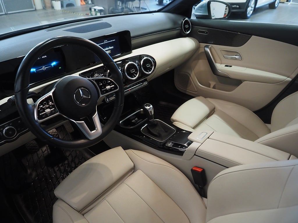 Mercedes-Benz A 180 136hk Sedan Progressive Line Backkamera Skinn 2020