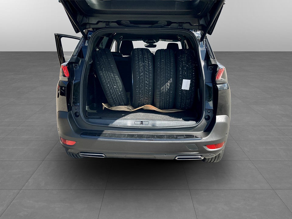 Bild på Peugeot 5008 GT Blackpack 1.2 PT 130hk Aut 7-SITS B-KAMERA CARPLAY