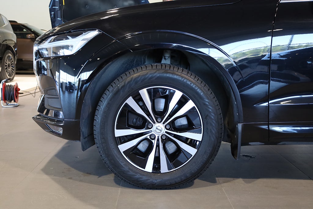 Volvo XC60 T5 AWD Geartronic Momentum Advanced Drag Pano Navi 2020