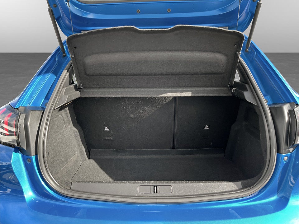 Bild på Peugeot 208 Allure 1.2 PT 100hk Aut PANO CARPLAY