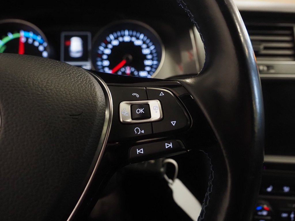 Volkswagen E-Golf 24.2 kWh Navigation Motorvärmare Låga mil 2015