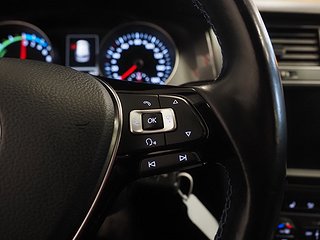 Halvkombi Volkswagen E-Golf 18 av 20