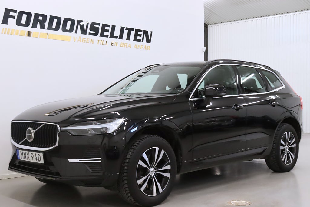 Volvo XC60 B5 AWD Momentum Skinn Navi B-kamera CarPlay Drag 250hk