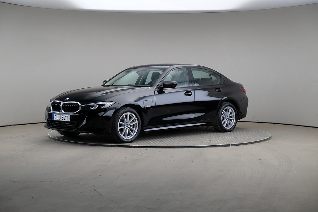 BMW 330e 3 292hk Sportstolar Drag Adaptivfarthållare