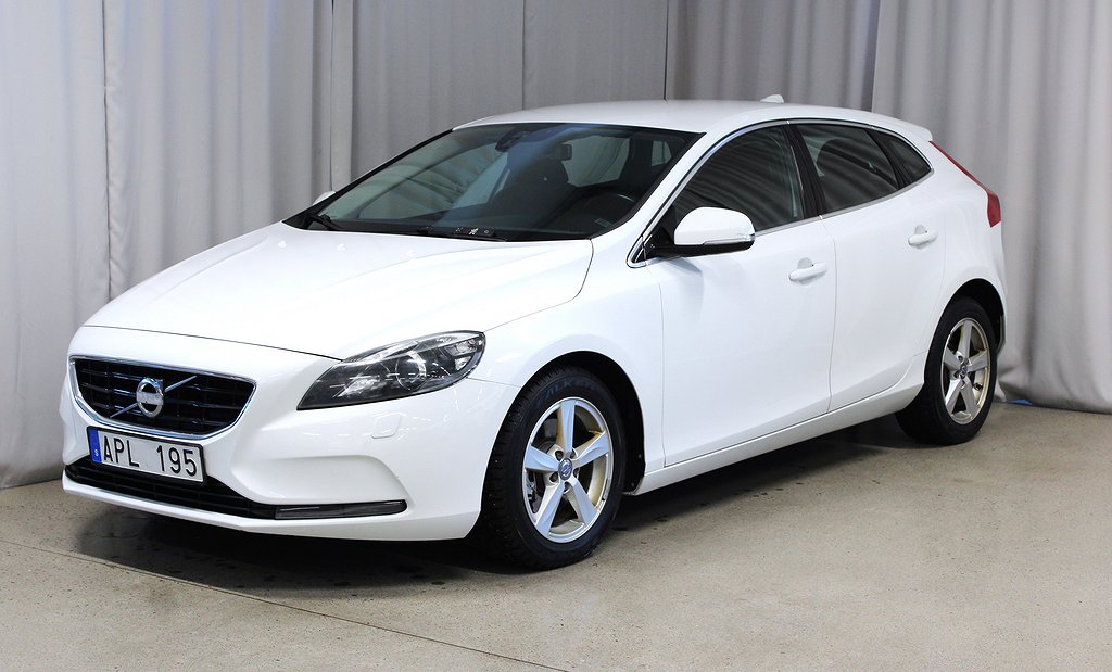 Volvo V40 D2 Powershift Momentum, S&V-hjul, VOC, 3,95%