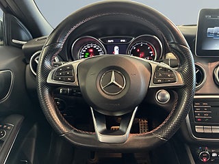 Mercedes-Benz GLA 220d 4MATIC AMG Line Dragkrok Backkamera Dvärmare S&V – bild 9
