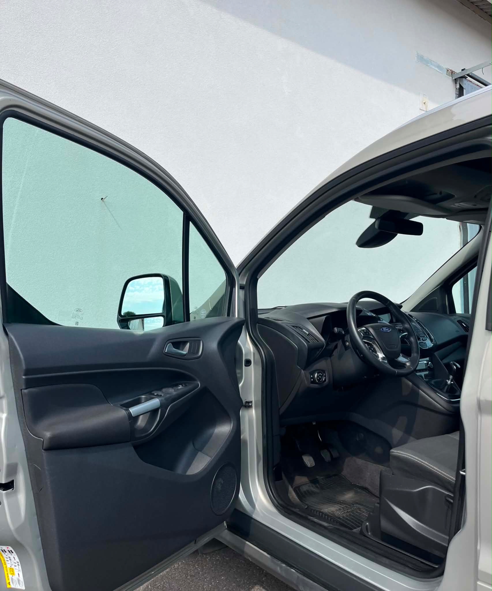 Ford Tourneo Connect 2015, bild 4/48