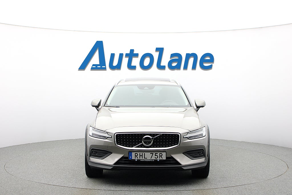 Volvo V60 Cross Country B5 AWD Panorama, HUD, H/K, 360°, Värmare 250hk