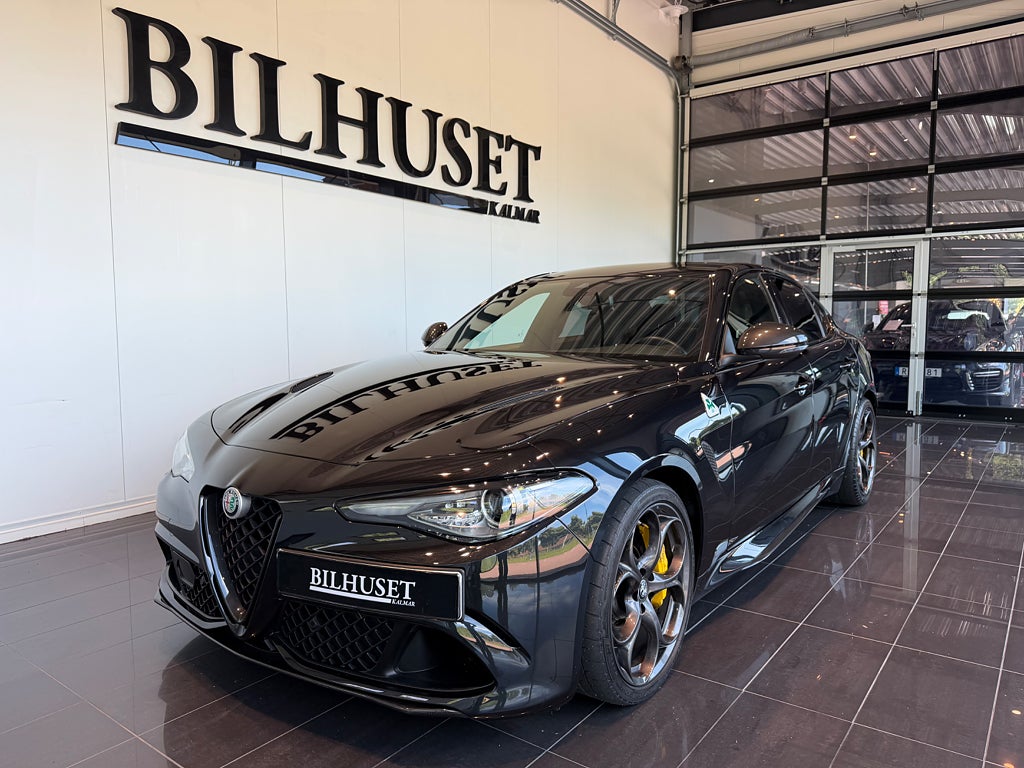 Alfa Romeo Giulia Quadrifoglio 2,9L V6 Biturbo 510hk*1 Ägare*Toppskick