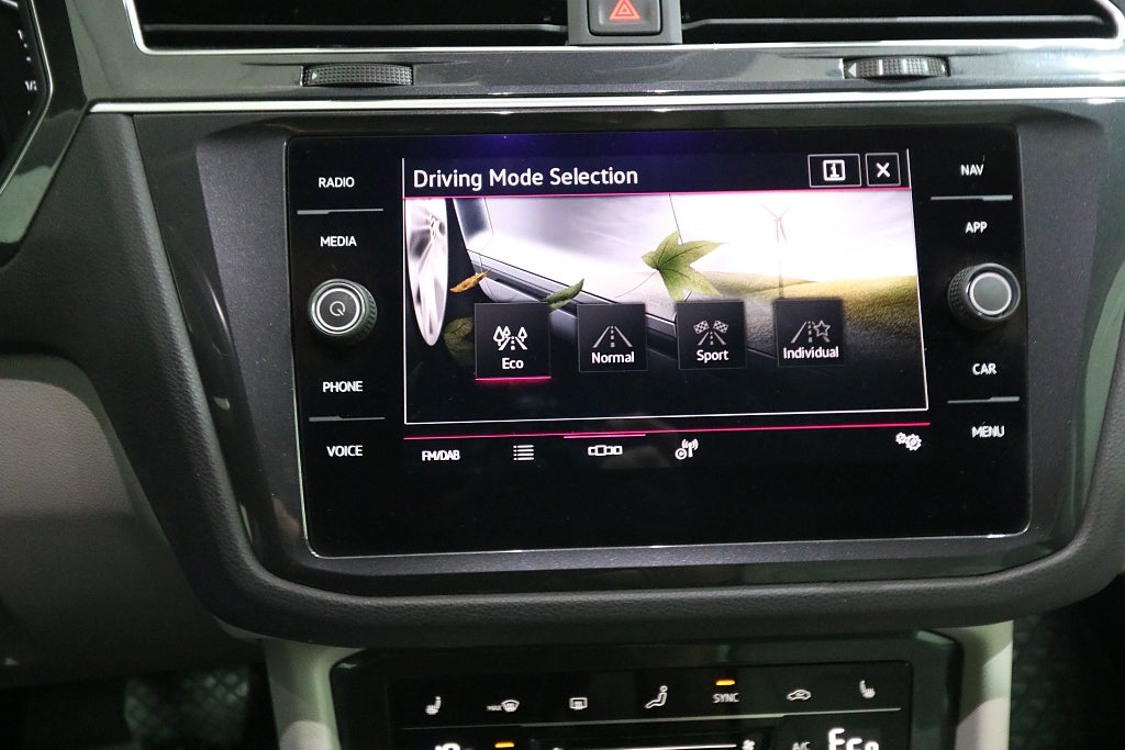 Volkswagen Tiguan 2021 - miniatyr 12