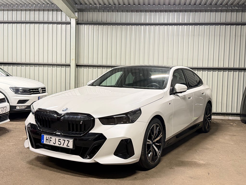 BMW i5 eDrive40 Sedan Comfort, M Sport Svensksåld 
