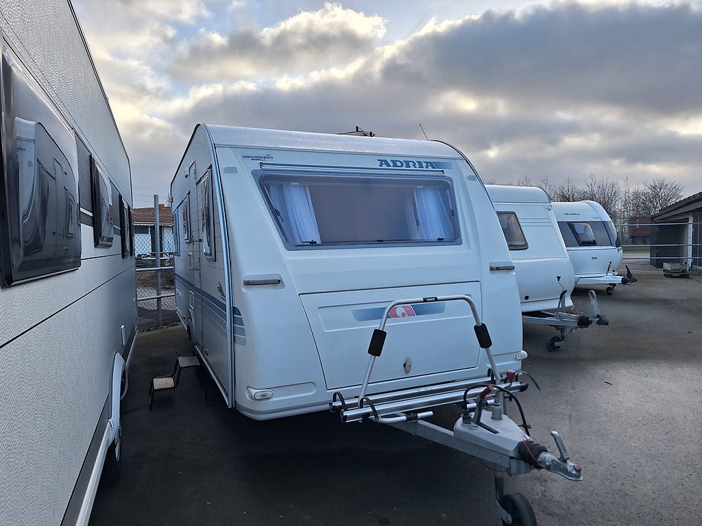 Adria Adora 512 UL Långbädd, Alde