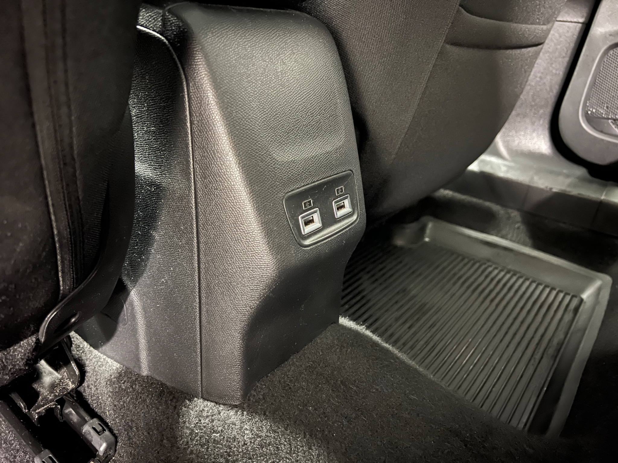 Peugeot 2008 ACTIVE PACK PT 130 AUT 2022, bild 6/10