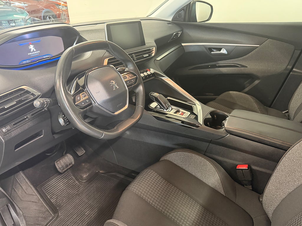 Peugeot 5008 7Sits 1.2 PT Active 130 SoV Hjul Presentkort ICA Maxi thumbnail