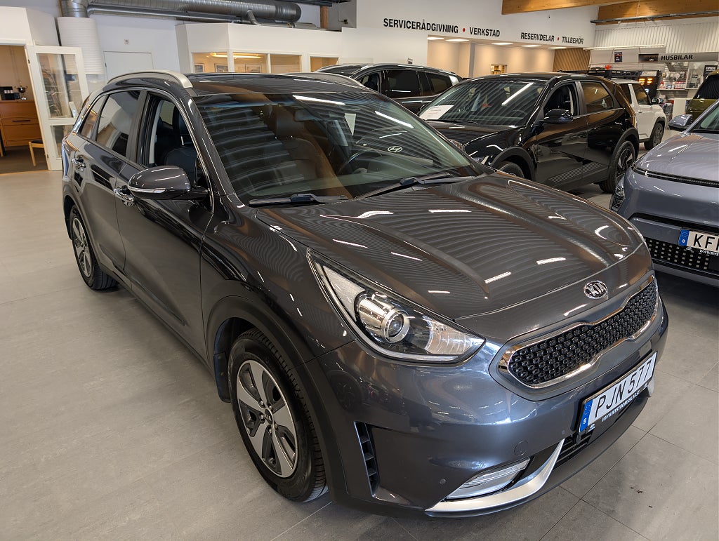 Kia Niro Hybrid DCT Advance Plus Pano/M-värm/V-hjul thumbnail