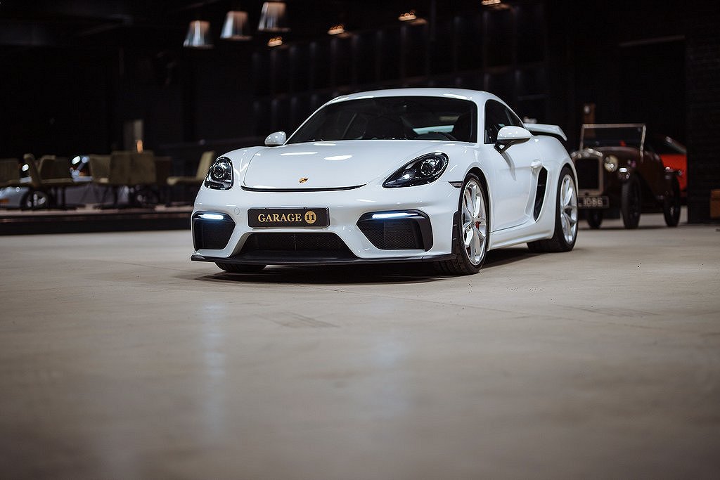 Porsche Cayman 718 GT4