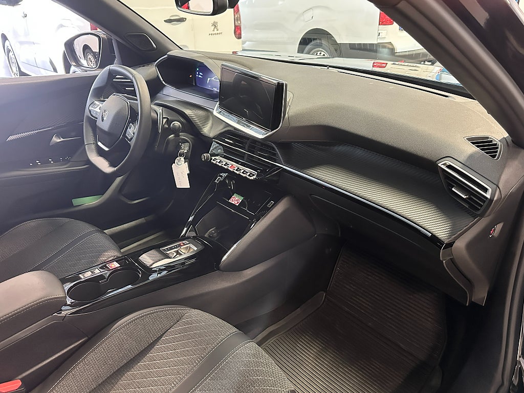 Peugeot 2008 Allure 1.2 PureTech 130hk EAT thumbnail