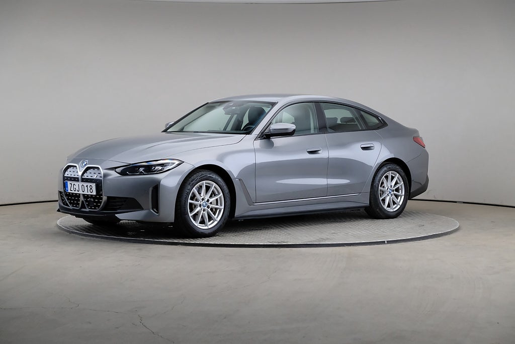 BMW i4 eDrive40 340hk HiFi Drag Nav