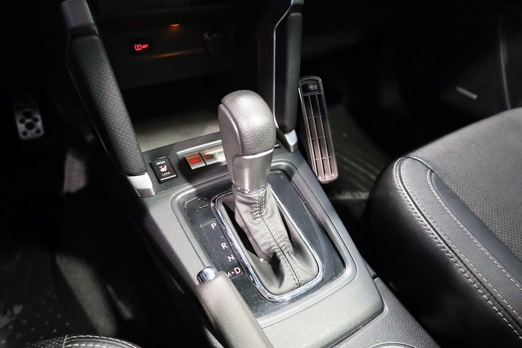 Subaru Forester 2.0 4WD XT 240 HK Drag M-Värme Pano Navi H&K Kamera 2018