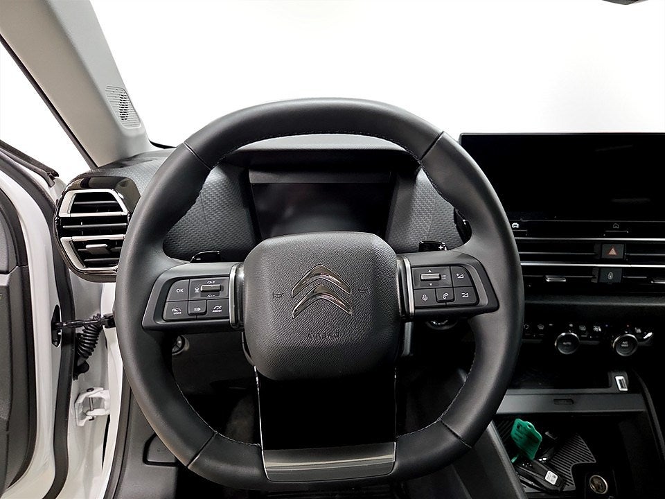 Bild på Citroën C4 X Shine Exclusive 1.2 PT 130hk Aut - GLASTAK,HIFI,360-KAMERA