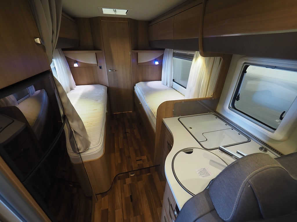Hymer T 668 CL Bianco Line Låga Långbäddar I AUT I 3850kg 2015