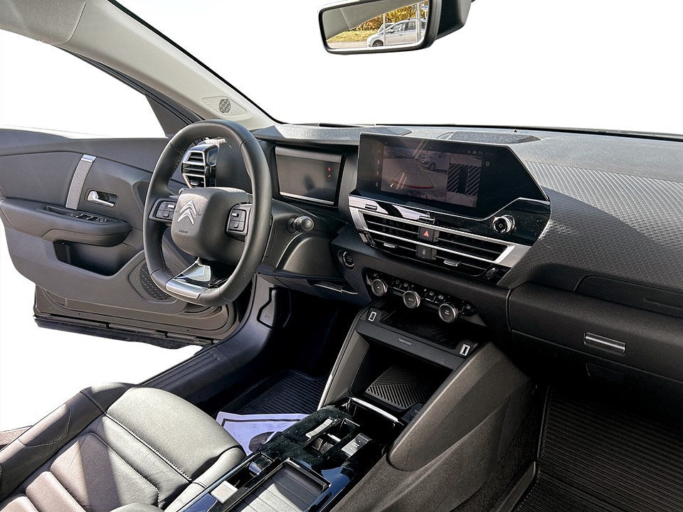 Bild på Citroën C4 X Shine Exclusive 1.2 PT 130hk Aut - PANO, ELSTOL